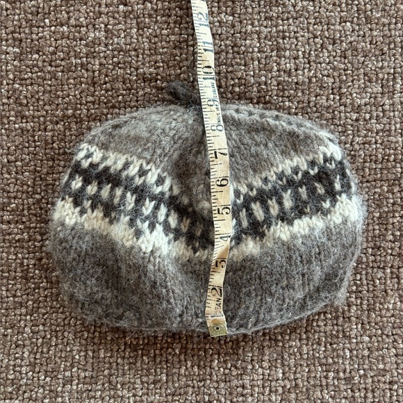 Vintage Woolen Cap - Picture 7 of 7